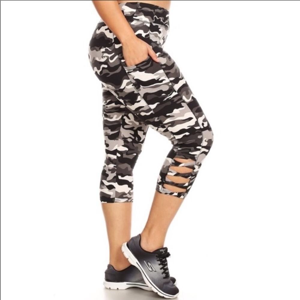 Plus size capris with pockets 🤩 coming soon